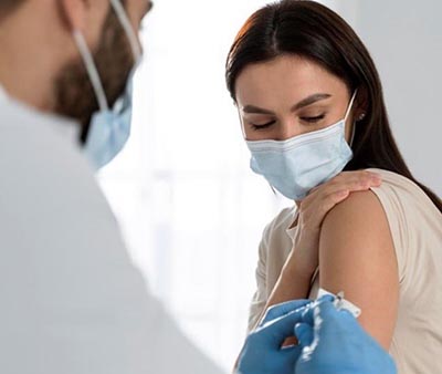 Começa a vacinação a partir de 18 anos