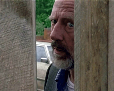 Com o rabo entre as pernas