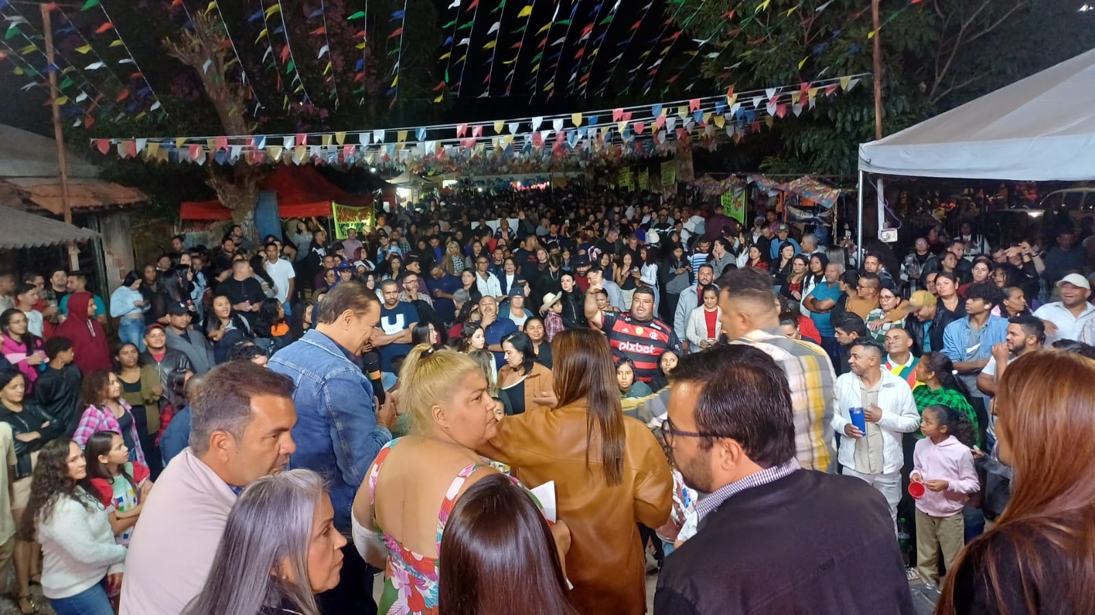 Parabéns Grande Líder Hildo do Candango e Sua Esposa Aleandra.